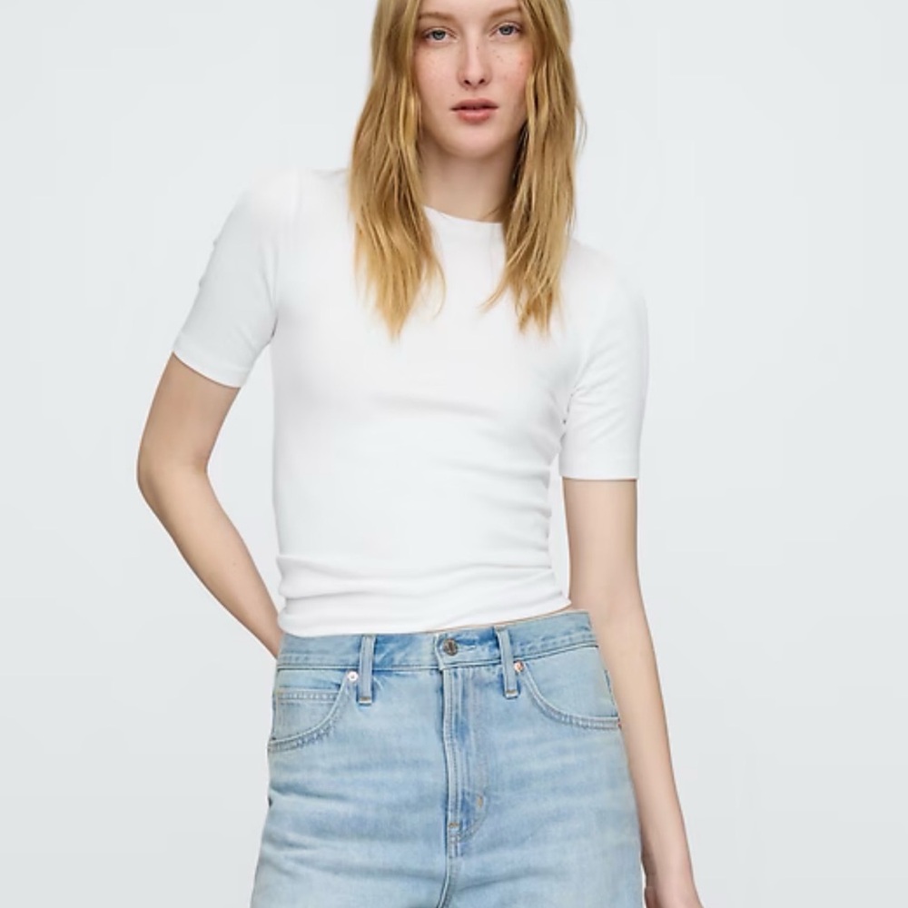 GAP White Short Sleeve Tee